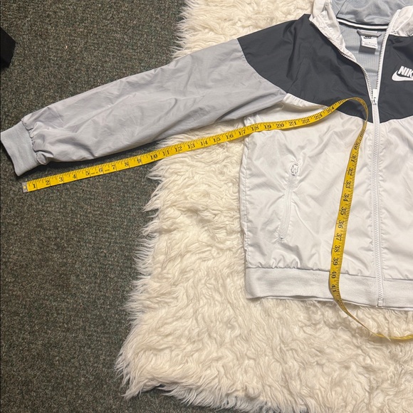 Nike Windrunner Jacket - Picture 6 of 9